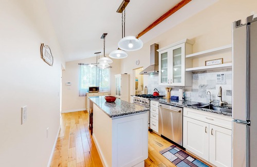 San Rafael Cottage | Dog-friendly cottage with porch in quiet neighborhood, close to everything