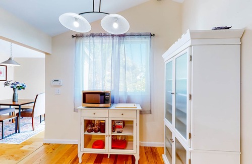 San Rafael Cottage | Dog-friendly cottage with porch in quiet neighborhood, close to everything