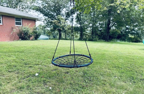 Hendersonville House | Dog Friendly Country retreat minutes from Hendersonville with private hot tub