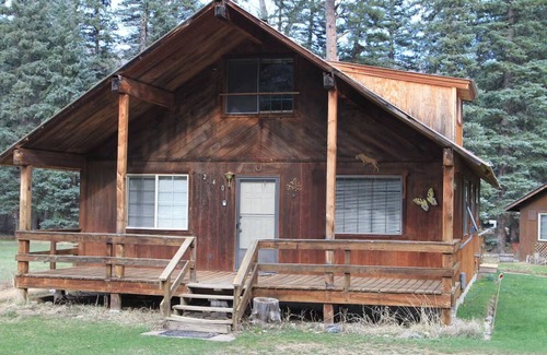Bayfield House | Dog Friendly Creekside Property close to Vallecito Lake minutes to Durango and so much adventure out the front door