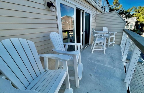 North Shores House | Dog-Friendly Dewey Beach Townhouse, Steps to Ocean, Water Views & Loft!