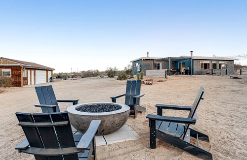 Landers House | Dog-friendly desert getaway on five acres with private hot tub, fast WiFi, views