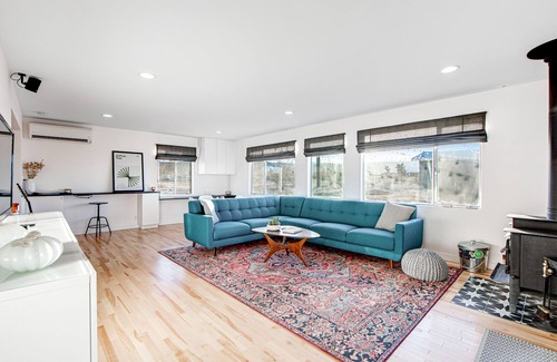 Landers House | Dog-friendly desert getaway on five acres with private hot tub, fast WiFi, views