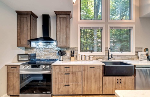 Lake Harmony House | Dog Friendly Escape w/Game Room, Hot Tub, Fire Pit