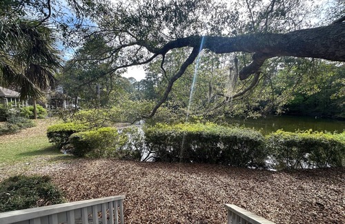 West Beach Cottage | Dog friendly Greenslake Cottage with lagoon view and community pool! New rental