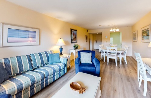 Harbour Town Condo | Dog-friendly Harbour Town getaway w/ a furnished balcony & on-site golf