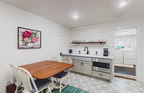 Eureka Springs Historic District House | Dog-friendly home with a porch, washer/dryer, balcony, & updated appliances