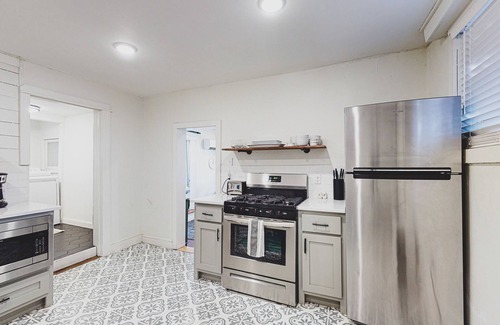 Eureka Springs Historic District House | Dog-friendly home with a porch, washer/dryer, balcony, & updated appliances