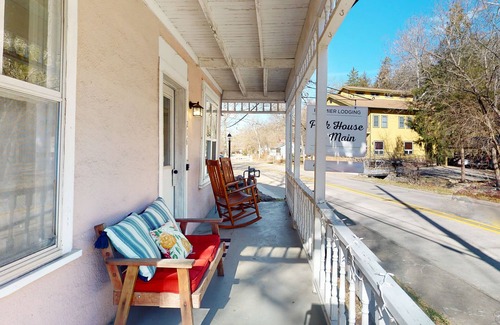 Eureka Springs Historic District House | Dog-friendly home with a porch, washer/dryer, balcony, & updated appliances