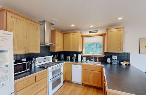 Rockaway Beach House | Dog-friendly home - close to the beach, with patio, BBQ, and WiFi
