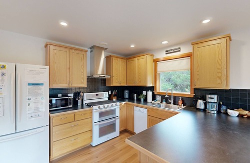 Rockaway Beach House | Dog-friendly home - close to the beach, with patio, BBQ, and WiFi