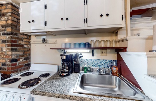 Stowe Area Condo | Dog-friendly home base with backyard - near golfing, hiking, and ski slopes