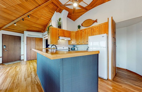 Coupeville House | Dog-friendly home & bunkhouse with private hot tub, amazing ocean view