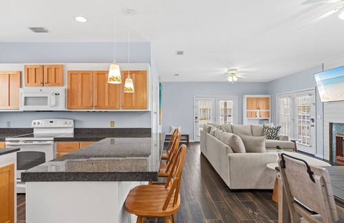 Clipper Cove House | Dog Friendly Home Close to the Beach