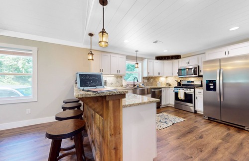 Ellijay Cabin | Dog-friendly home in a beautiful setting with firepit, fireplace & 2 porches