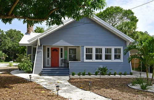 River District House | Dog friendly home near the Manatee River! Great location!