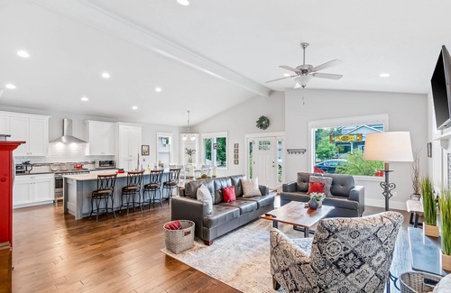 Coeur d'Alene House | Dog-Friendly Home with High-Speed WiFi, Central AC, and Gas Fireplace
