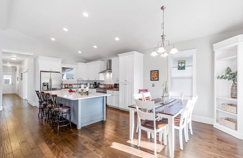 Coeur d'Alene House | Dog-Friendly Home with High-Speed WiFi, Central AC, and Gas Fireplace