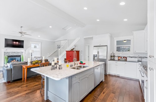 Coeur d'Alene House | Dog-Friendly Home with High-Speed WiFi, Central AC, and Gas Fireplace