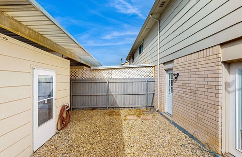 Grand Prairie House | Dog-friendly home with central AC, free WiFi, private W/D