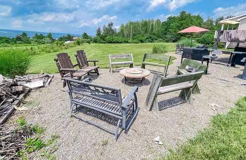Hammondsport House | Dog-friendly home with guest house, free WiFi, private washer/dryer, golf range