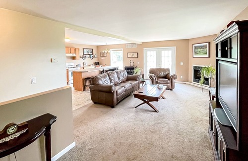 Hammondsport House | Dog-friendly home with guest house, free WiFi, private washer/dryer, golf range