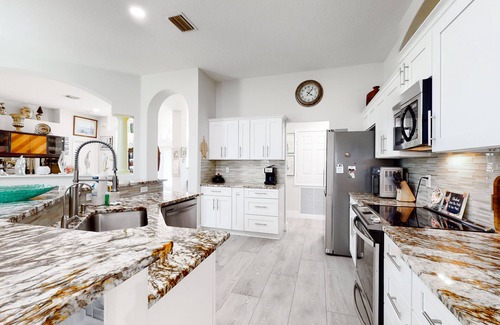 Lakewood Park House | Dog-friendly home with golf, beaches, and shopping nearby