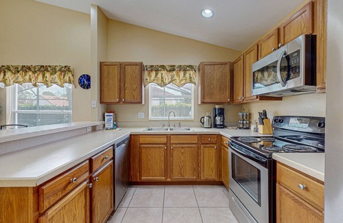 Lake Wilson Preserve House | Dog-friendly home with private pool, central AC, W/D & grill