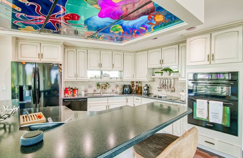 Twin Lakes House | Dog-friendly home with central AC, fast WiFi, W/D, & private hot tub