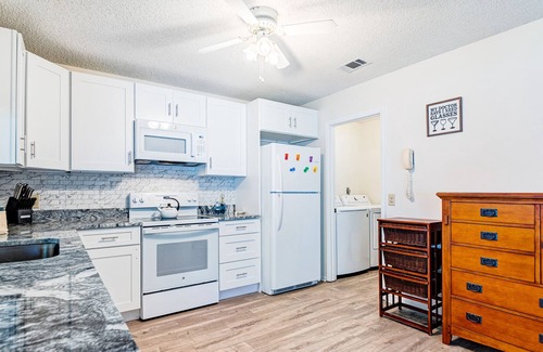 Sebastian Highlands House | Dog-friendly home with fenced yard & screened patio - near beach & Dodgertown