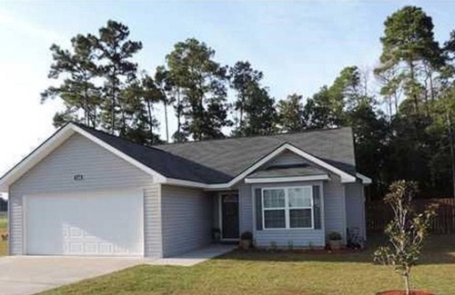 Eden House | Dog friendly home with large fenced yard. Only 35 minutes from downtown Savannah