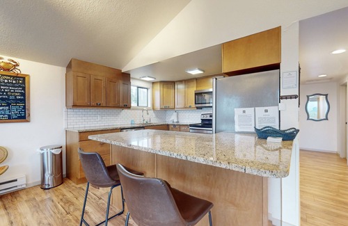 Freeland Cabin | Dog-friendly home with Puget Sound views & walk to beach - located in Bush Point