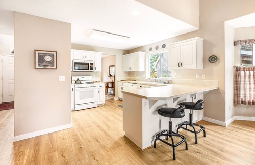 Nehalem House | Dog friendly house w/spacious deck, gas grill, near Manzanita and the ocean