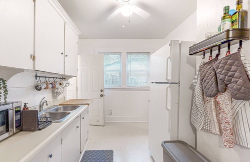 Johns Landing House | Dog-friendly ideally located home with mountain views & yard - blocks from river