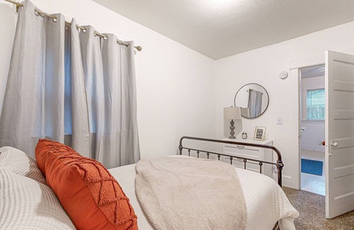 Johns Landing House | Dog-friendly ideally located home with mountain views & yard - blocks from river