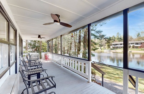 Flat Rock Apartment | Dog-friendly lakefront condo with pool, canoes, & WiFi - in a perfect location