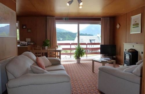 West Laroch Ski Chalet | Dog-friendly lochside chalet with balcony, stunning mountain views!