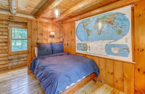 Stratton and Bromley Ski Areas House | Dog-friendly log cabin w/ fireplace & WiFi - close to skiing, shopping & dining