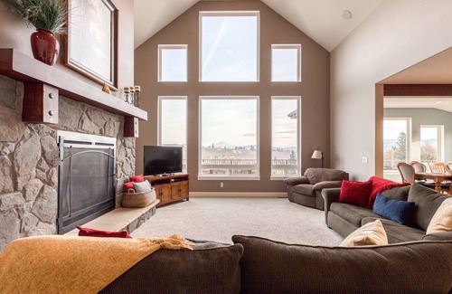Hood River House | Dog-Friendly Luxury Home with Hot Tub, Mt. Adams Views, Pear Orchard