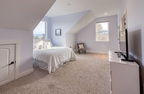 Hood River House | Dog-Friendly Luxury Home with Hot Tub, Mt. Adams Views, Pear Orchard