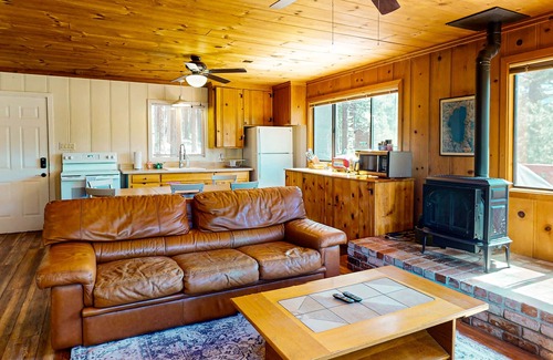 Black Bart House | Dog-friendly mountainview cabin with free WiFi - secluded with room to roam