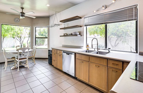 Buenavante House | Dog Friendly! Modernist Oasis in North Scottsdale