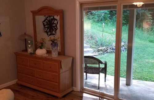 Gatlinburg - Pigeon Forge Cottage | Dog Friendly Moonfall Cottage Gatlinburg