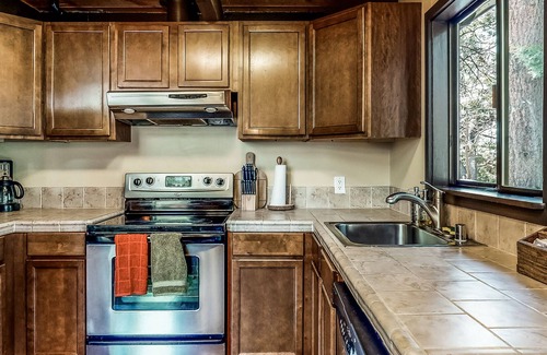 Fern Valley Cabin | Dog-friendly mountain retreat with deck & full kitchen - steps from trails