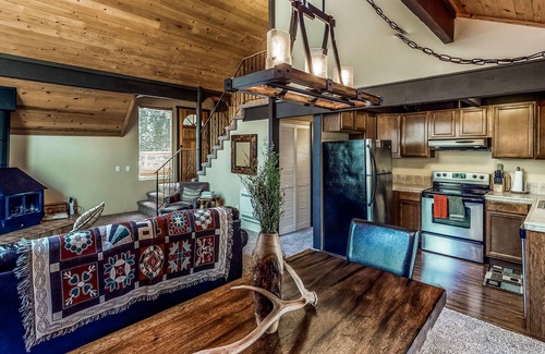 Fern Valley Cabin | Dog-friendly mountain retreat with deck & full kitchen - steps from trails