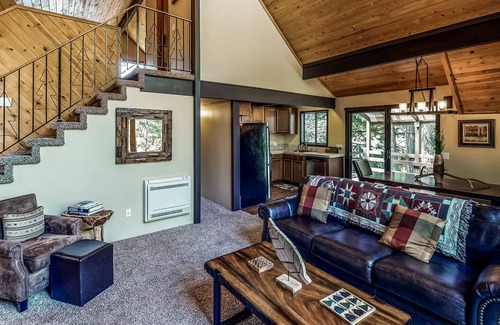 Fern Valley Cabin | Dog-friendly mountain retreat with deck & full kitchen - steps from trails