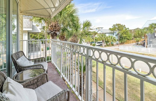 Destin Condo | Dog Friendly Nantucket 10A