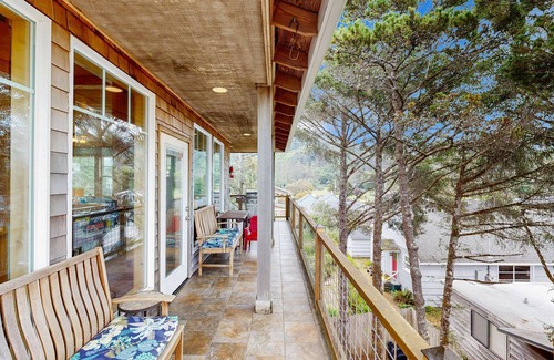 Neskowin House | Dog-friendly Neskowin Village home w/ocean views, private hot tub, & patio