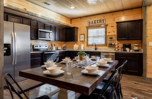 Sevierville House | Dog Friendly New Cabin w/Hot Tub, Game Room & 4-miles to Dollywood