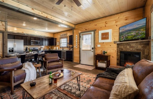 Sevierville House | Dog Friendly New Cabin w/Hot Tub, Game Room & 4-miles to Dollywood